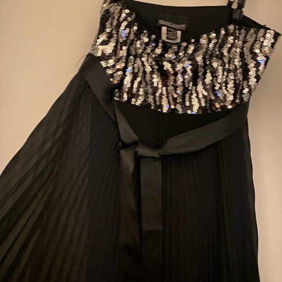 Black and silver sequin formal dress by frank lyman - Picture 3 of 4